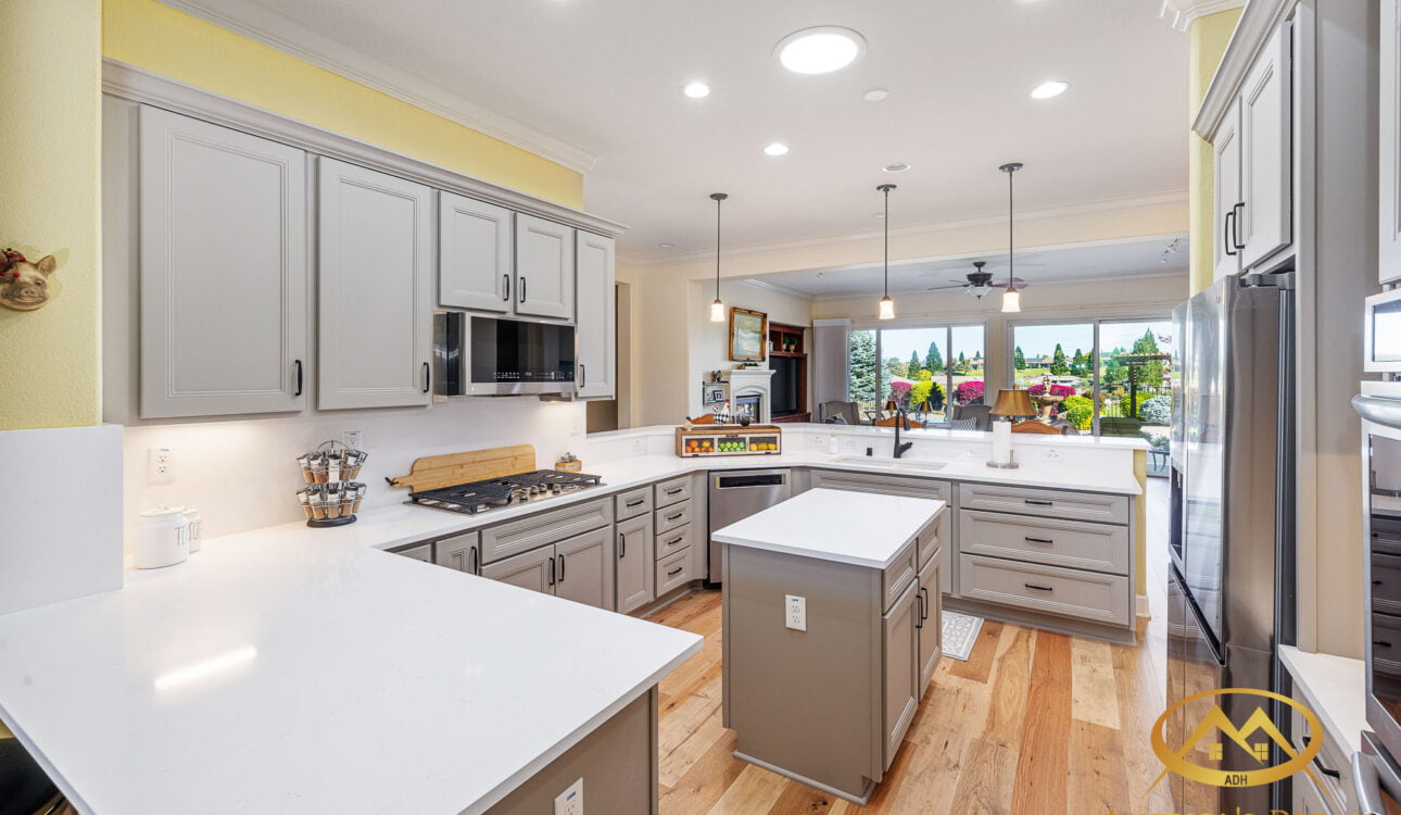 Cabinets Refinishing Contractor