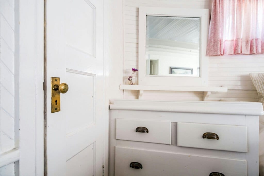 Bathroom sinks and vanities