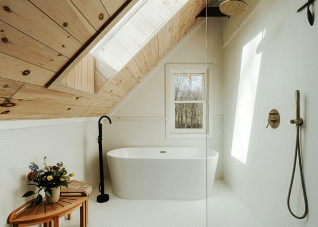 Sleek Bathroom Cabinetry