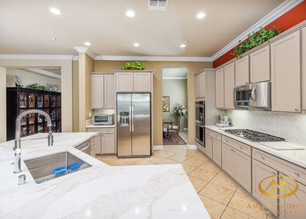 refacing kitchen cabinets