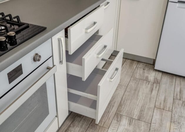 Custom Cabinet Refinishing Services in Rocklin CA: Where Glam Meets Grain