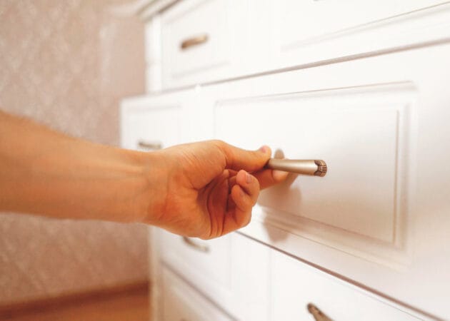 Custom Cabinet Refinishing Services in Rocklin CA: Where Glam Meets Grain