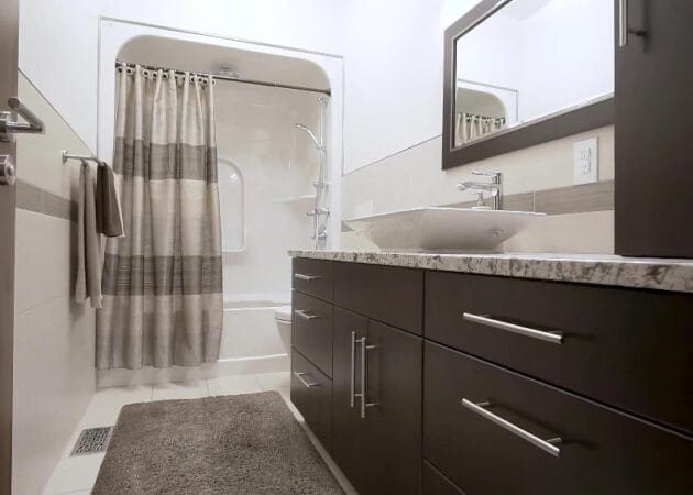 How to Maximize Space in a Small Bathroom: Smart Design Choices That Make a Big Difference