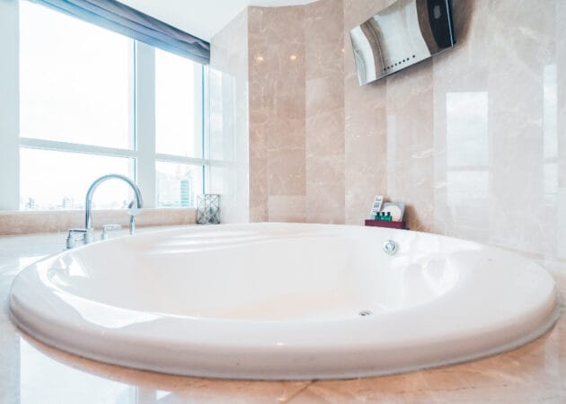 Jacuzzi Bath Remodel What’s the Average Cost
