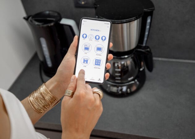 Updated Kitchens with Smart Appliances: Clean Design Meets Intelligent Living