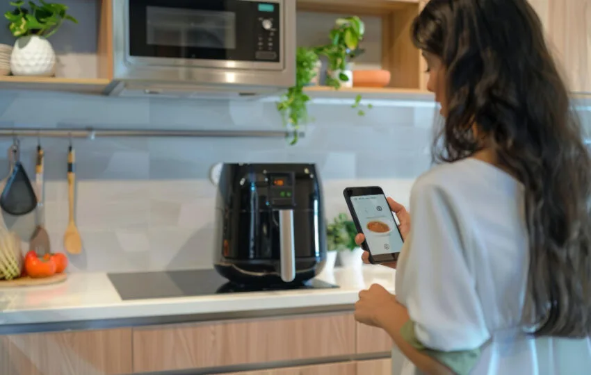 Updated Kitchens with Smart Appliances: Clean Design Meets Intelligent Living