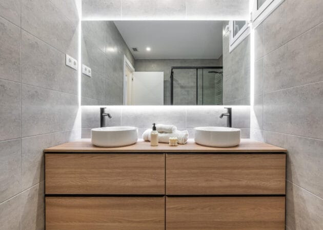 Bathroom Lighting Ideas for Modern Homes: A Story of Subtle Impact and Simplified Style
