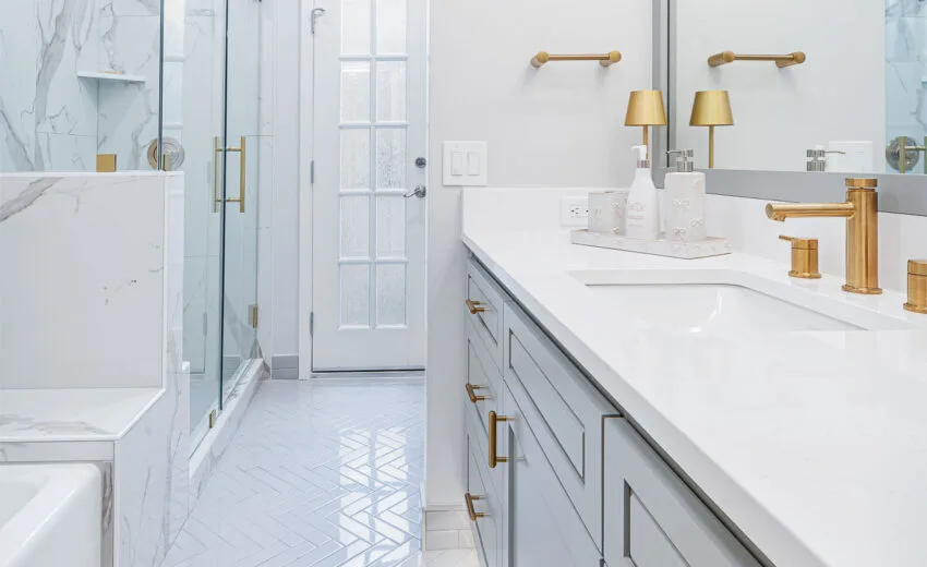 DreamLine Segue cabinetry