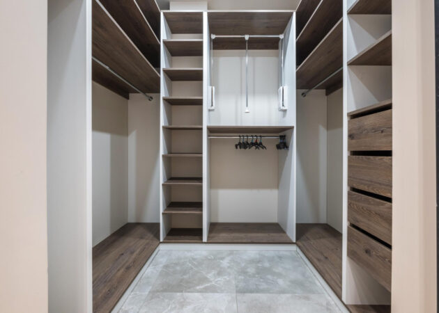 Built-In Closet Systems Contractor ID